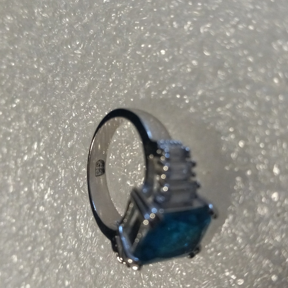 Ladies ring - Picture 2 of 3